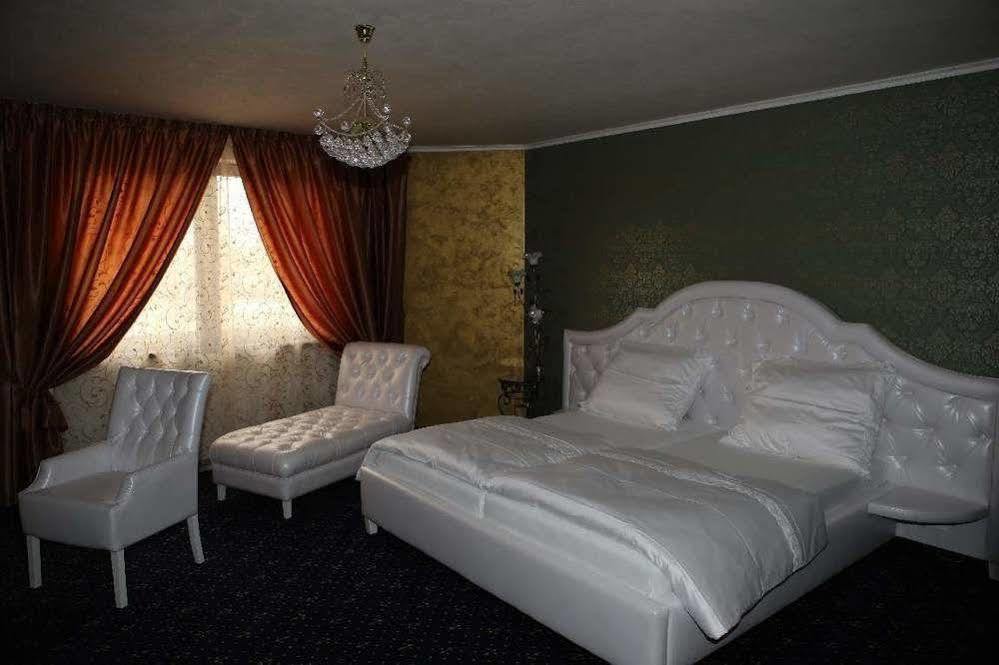 Hotel Kotva Bratislava Exteriör bild